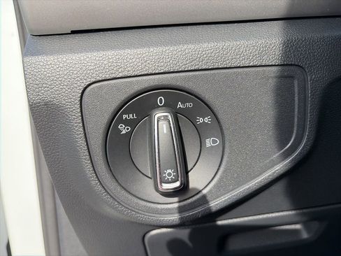 Used 2021 Volkswagen Atlas SE image 16