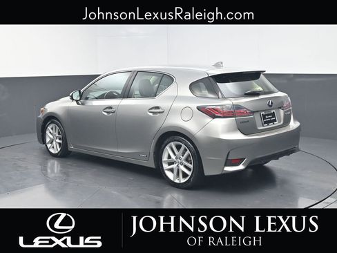Used 2017 Lexus CT 200h image 7