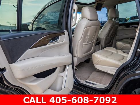 Used 2018 Cadillac Escalade Luxury RWD image 49