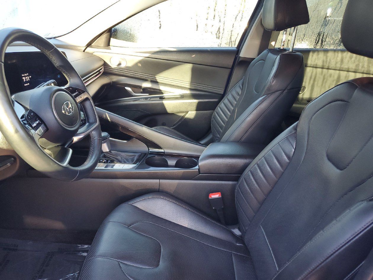 Used 2023 Hyundai Elantra Limited FWD image 19