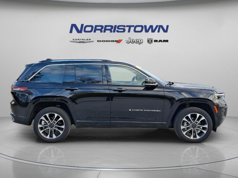 Used 2023 Jeep Grand Cherokee Overland w/ Luxury Tech Group IV image 7