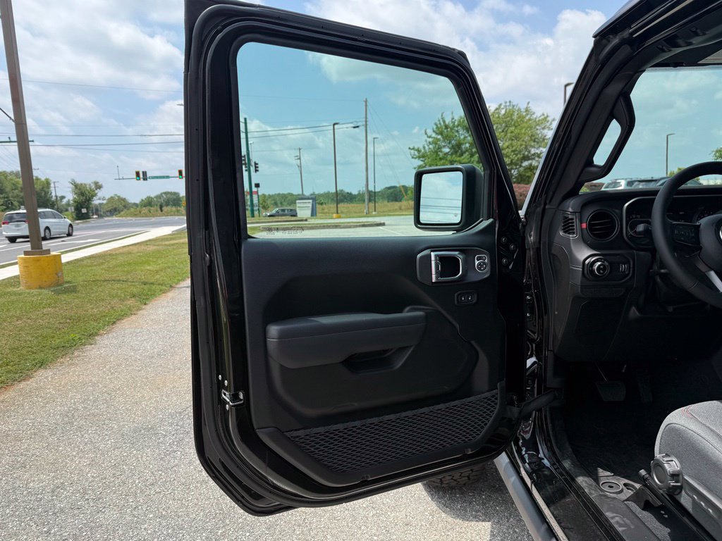 New 2026 Jeep Gladiator Mojave AWD/4WD image 13