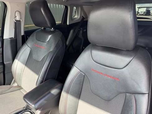 Used 2022 Jeep Compass Trailhawk w/ Sun and Sound Group AWD/4WD image 11