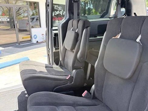 Used 2018 Dodge Grand Caravan SE FWD image 10