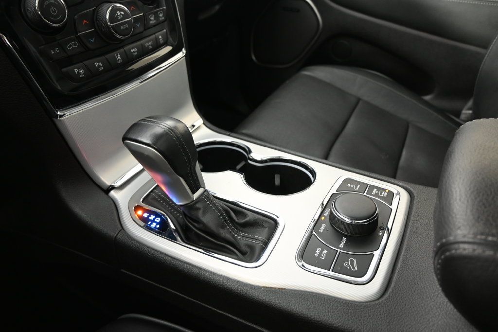 Used 2021 Jeep Grand Cherokee Summit AWD/4WD image 31