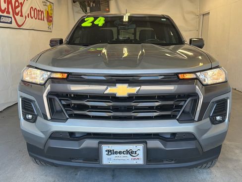Used 2024 Chevrolet Colorado LT w/ LT Convenience Package AWD/4WD image 3