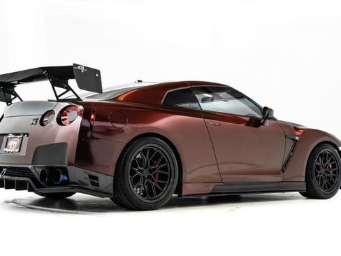 Used 2014 Nissan GT-R Premium AWD/4WD image 4