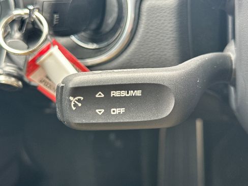 Used 2022 Porsche 718 Boxster S RWD image 24