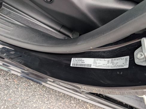 Used 2025 Chrysler Pacifica Select FWD image 17