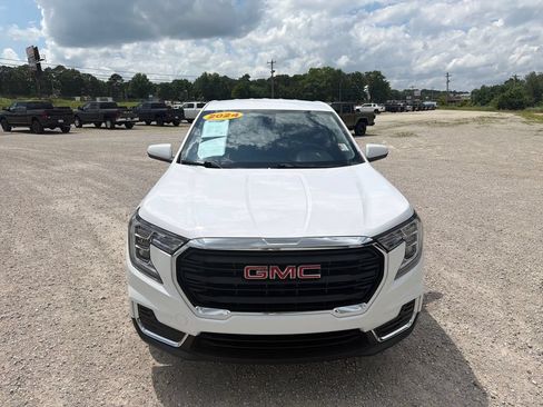 Used 2024 GMC Terrain SLE AWD/4WD image 8
