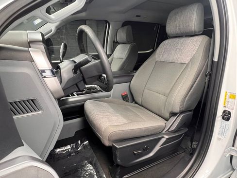 Used 2025 Ford F350 XLT image 3