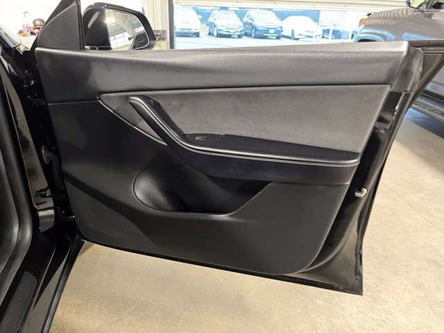 Used 2021 Tesla Model Y Long Range AWD/4WD image 13