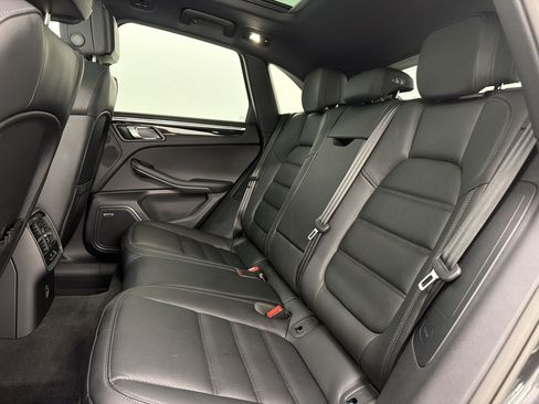 Used 2026 Porsche Macan AWD/4WD image 22