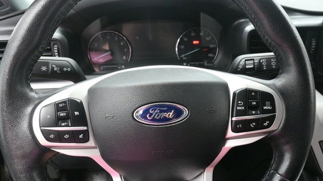 Used 2023 Ford Explorer XLT AWD/4WD image 18