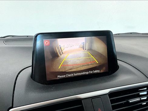 Used 2017 MAZDA MAZDA3 Touring FWD image 19
