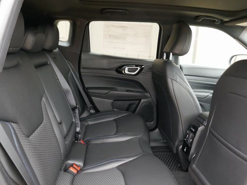 New 2026 Jeep Compass Latitude w/ Sun and Sound Group image 11