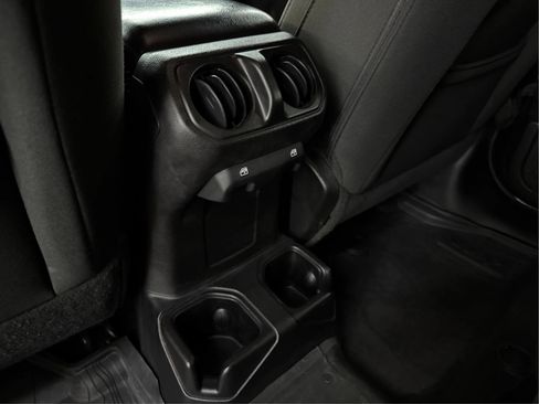 Used 2018 Jeep Wrangler Unlimited Sport S AWD/4WD image 26