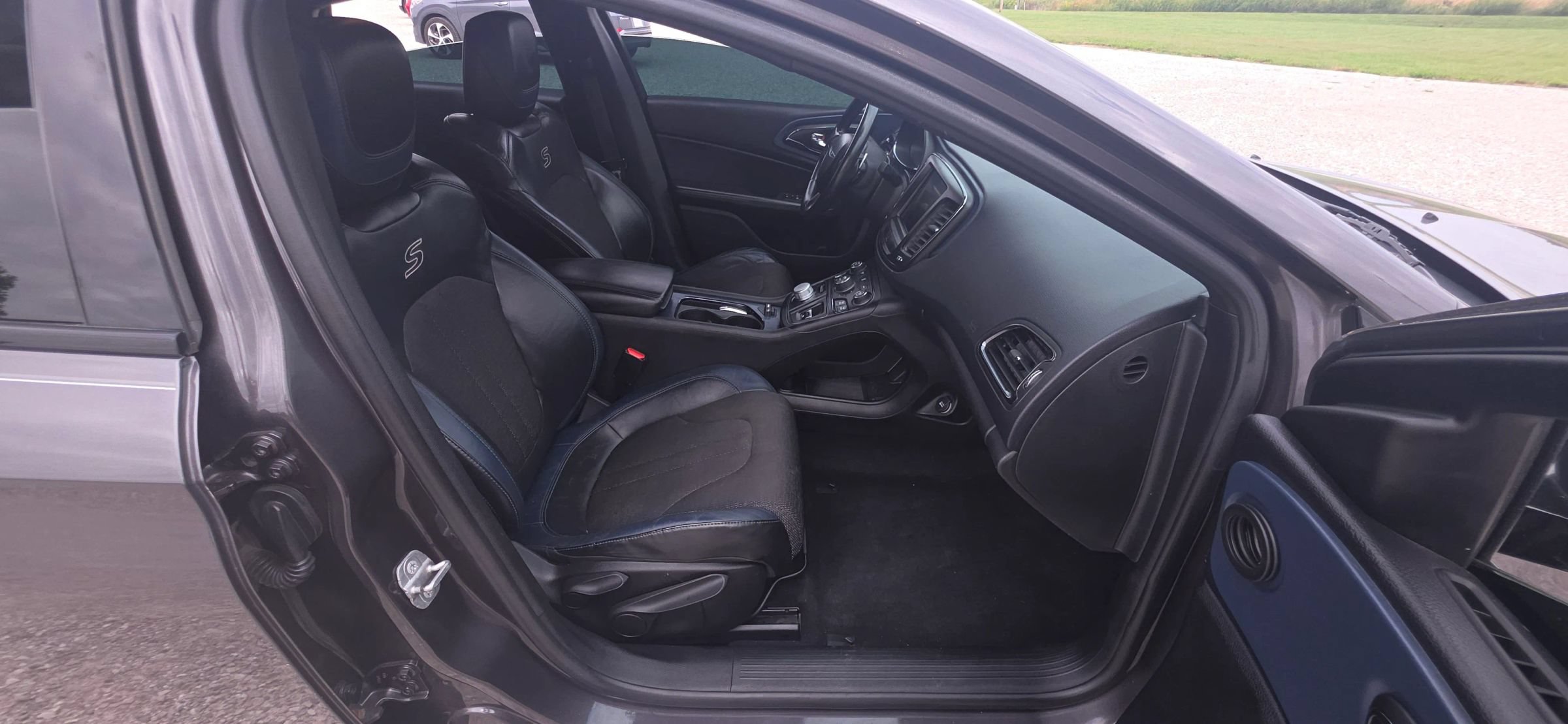 Used 2015 Chrysler 200 S w/ Navigation & Sound Group I FWD image 11