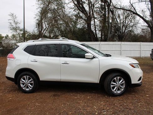 Used 2015 Nissan Rogue SV image 6