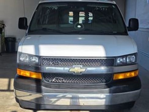 Used 2021 Chevrolet Express 2500 w/ Driver Convenience Package image 10