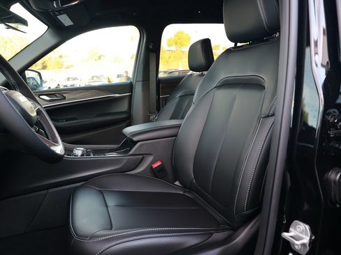 New 2026 Jeep Grand Cherokee L Limited AWD/4WD image 14