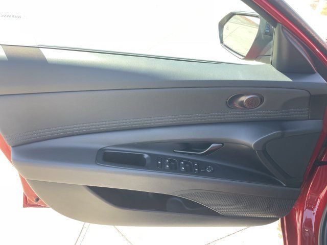 Used 2025 Hyundai Elantra Sport FWD image 20