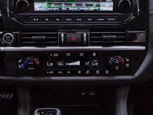 Used 2024 Nissan Pathfinder Platinum w/ Cargo Package image 19