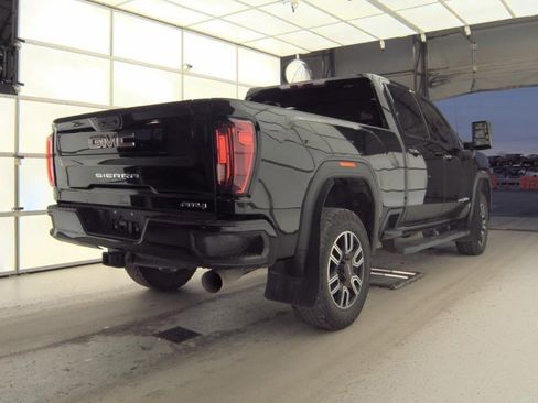 Used 2023 GMC Sierra 2500 AT4 image 2