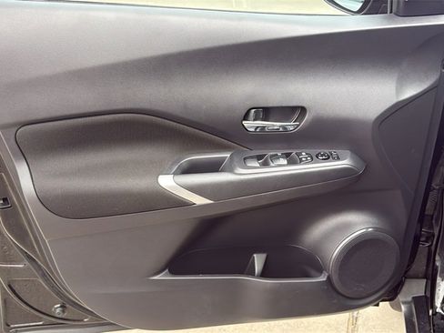 Used 2023 Nissan Kicks SV image 13