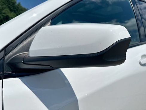 Used 2023 Chevrolet Equinox RS w/ LPO, Floor Liner Package FWD image 53