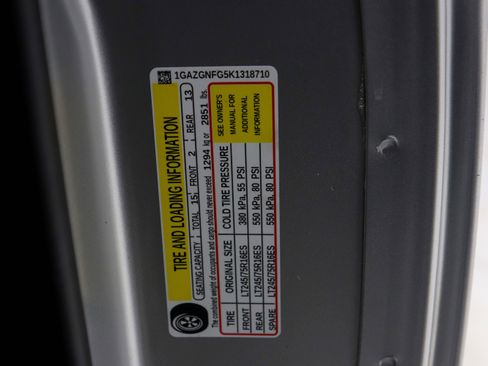 Used 2019 Chevrolet Express 3500 LS RWD image 35