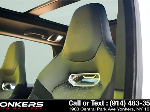 Used 2022 Land Rover Range Rover Sport SVR Carbon Edition image 37