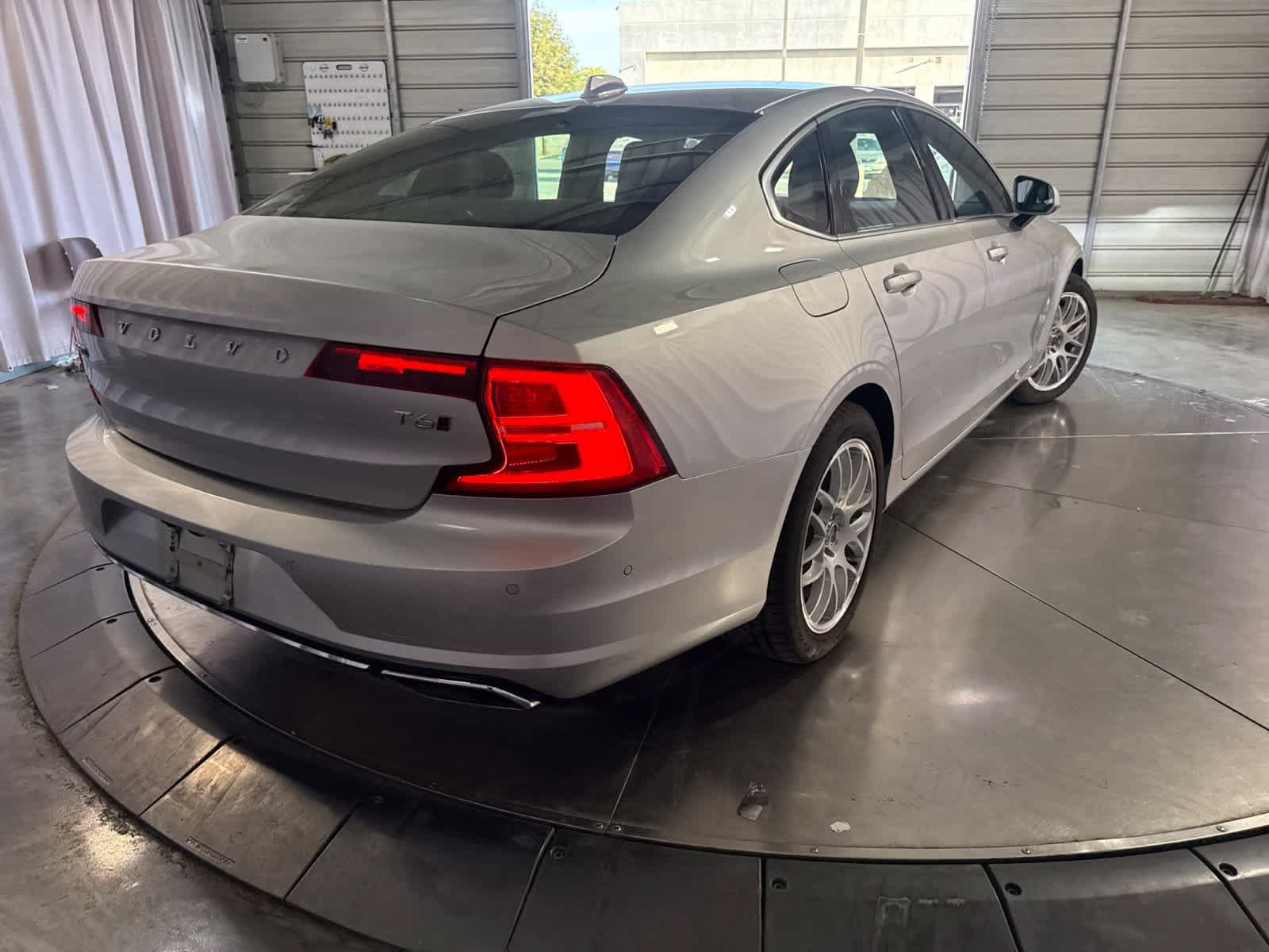 Used 2017 Volvo S90 T6 Momentum w/ Vision Package AWD/4WD image 5