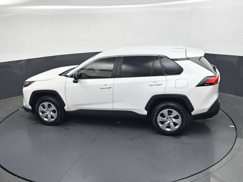 Used 2025 Toyota RAV4 LE FWD image 20