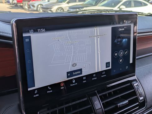 Used 2024 Lincoln Navigator L 4WD image 25