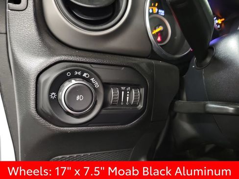 Used 2022 Jeep Wrangler Unlimited Sport AWD/4WD image 26