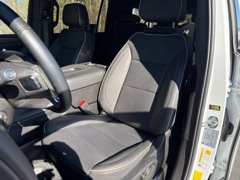 Used 2024 Chevrolet Suburban Premier image 11