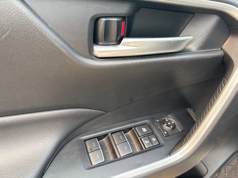 Used 2025 Toyota RAV4 XLE AWD/4WD image 13