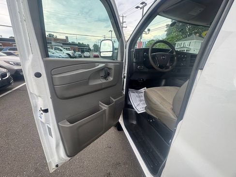 Used 2014 Chevrolet Express 1500 AWD image 21
