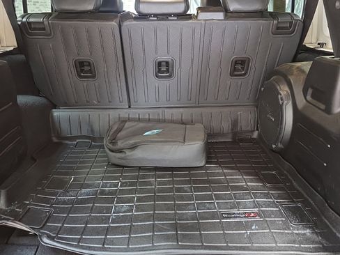 Used 2022 Jeep Wrangler Unlimited Sahara w/ Cold Weather Group image 23