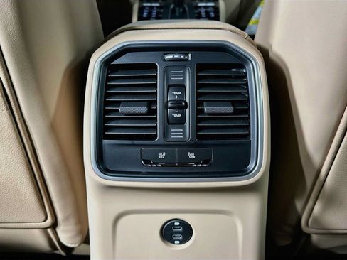 New 2026 Porsche Macan AWD/4WD image 26