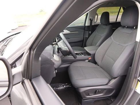 Certified 2025 Ford Explorer Active AWD/4WD image 9