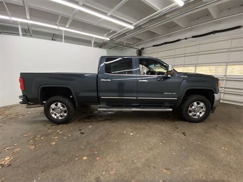 Used 2019 GMC Sierra 2500 SLT w/ Duramax Plus Package image 7