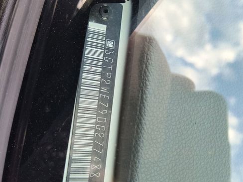 Used 2013 GMC Sierra 1500 SLT w/ SLT White Diamond Edition image 28