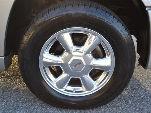 Used 2007 GMC Envoy SLE image 30