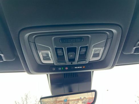 Used 2024 Chevrolet Silverado 2500 ZR2 w/ Technology Package image 37