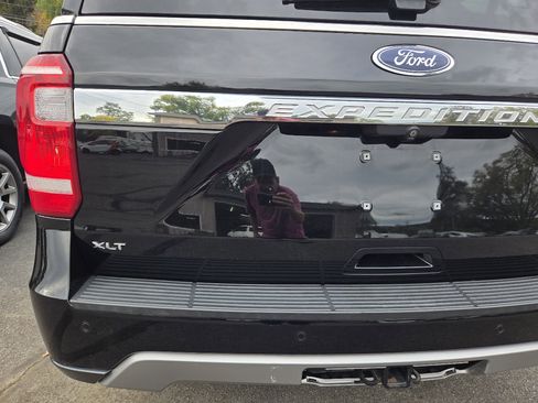 Used 2018 Ford Expedition Max XLT image 40
