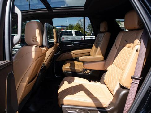 Used 2021 Cadillac Escalade Sport w/ LPO, ONYX Package RWD image 33