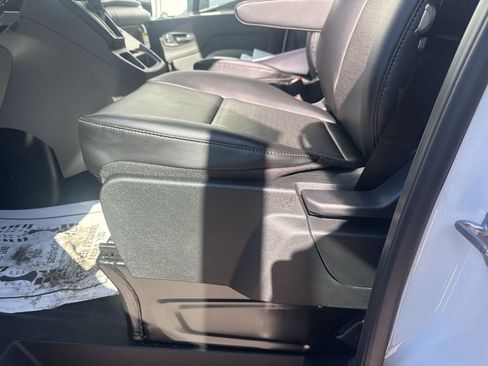 New 2026 Ford Transit 250 148 Medium Roof w/ Load Area Protection Package image 7