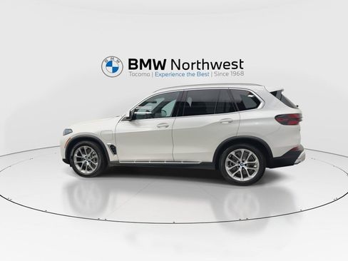 Used 2024 BMW X5 xDrive50e w/ Premium Package AWD/4WD image 11